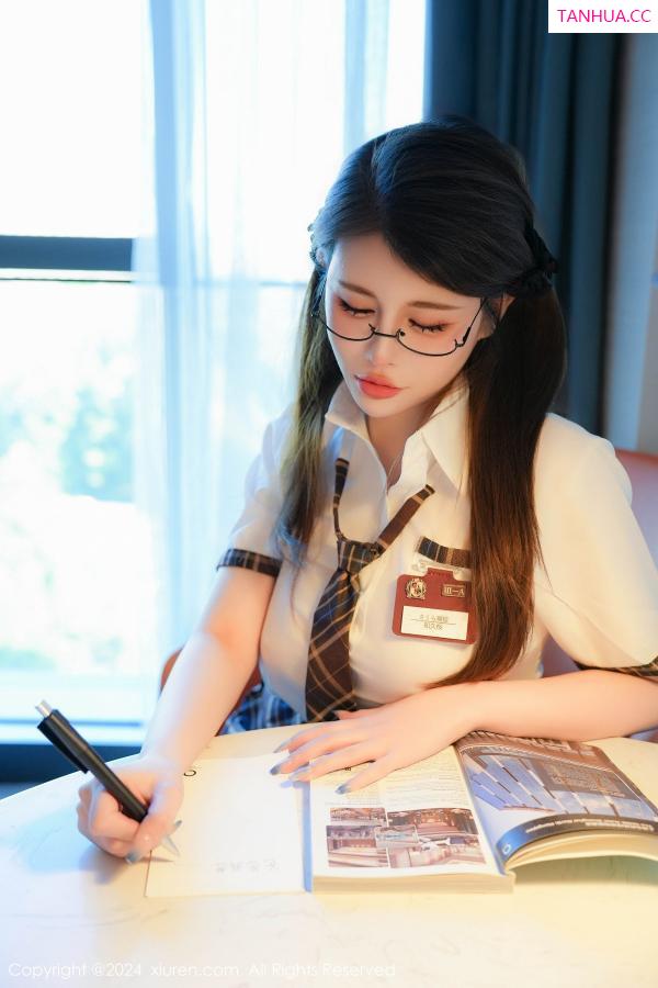 甜妮  [XiuRen]高清写真图 2024.07.04 No.8803 甜妮 丰腴美臀第15张图片